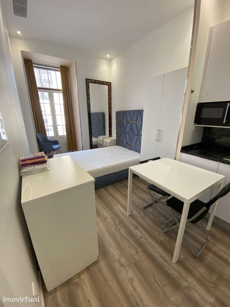 excelente T0 na Rua da Sofia - Grande imagem: 4/11