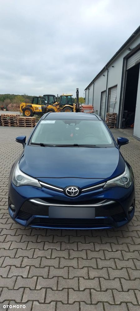 Toyota Avensis 1.8 Premium MS - 26