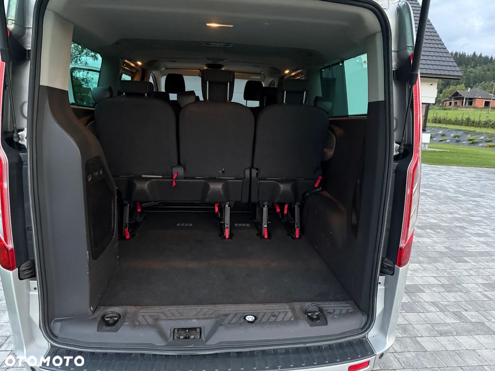 Ford Tourneo Custom - 9