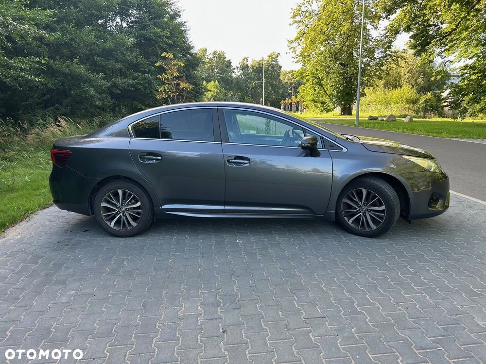 Toyota Avensis 1.8 Premium - 2