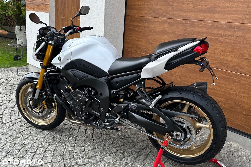 Yamaha FZ8 - 17