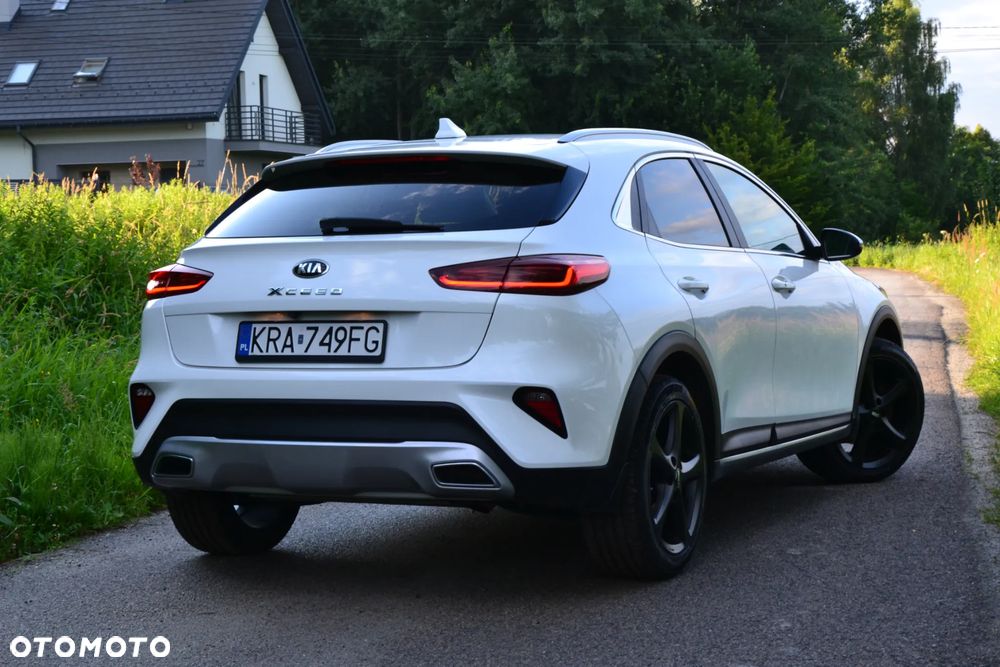 Kia XCeed 1.5 T-GDI Business Line DCT - 4