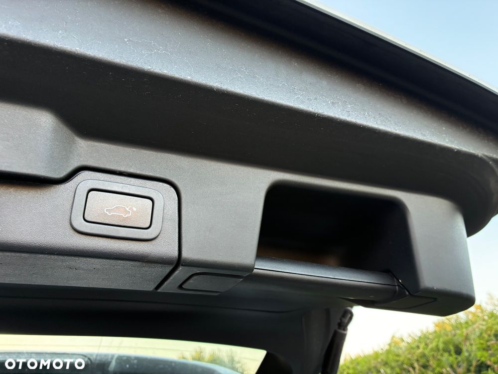 Ford Mondeo 2.0 T Titanium S - 13