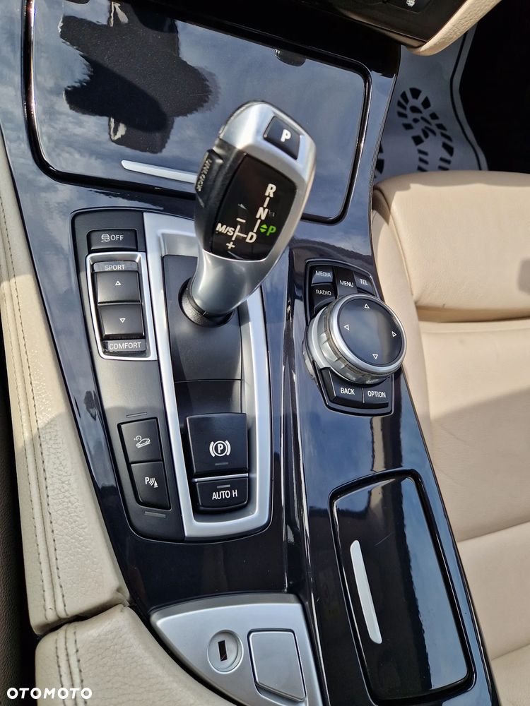 BMW Seria 5 520d xDrive - 29