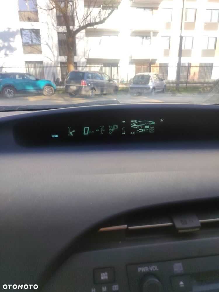 Toyota Prius 1.8 HSD Prestige - 7