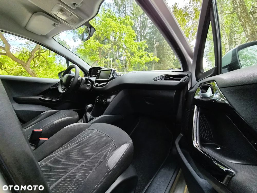 Peugeot 208 - 7