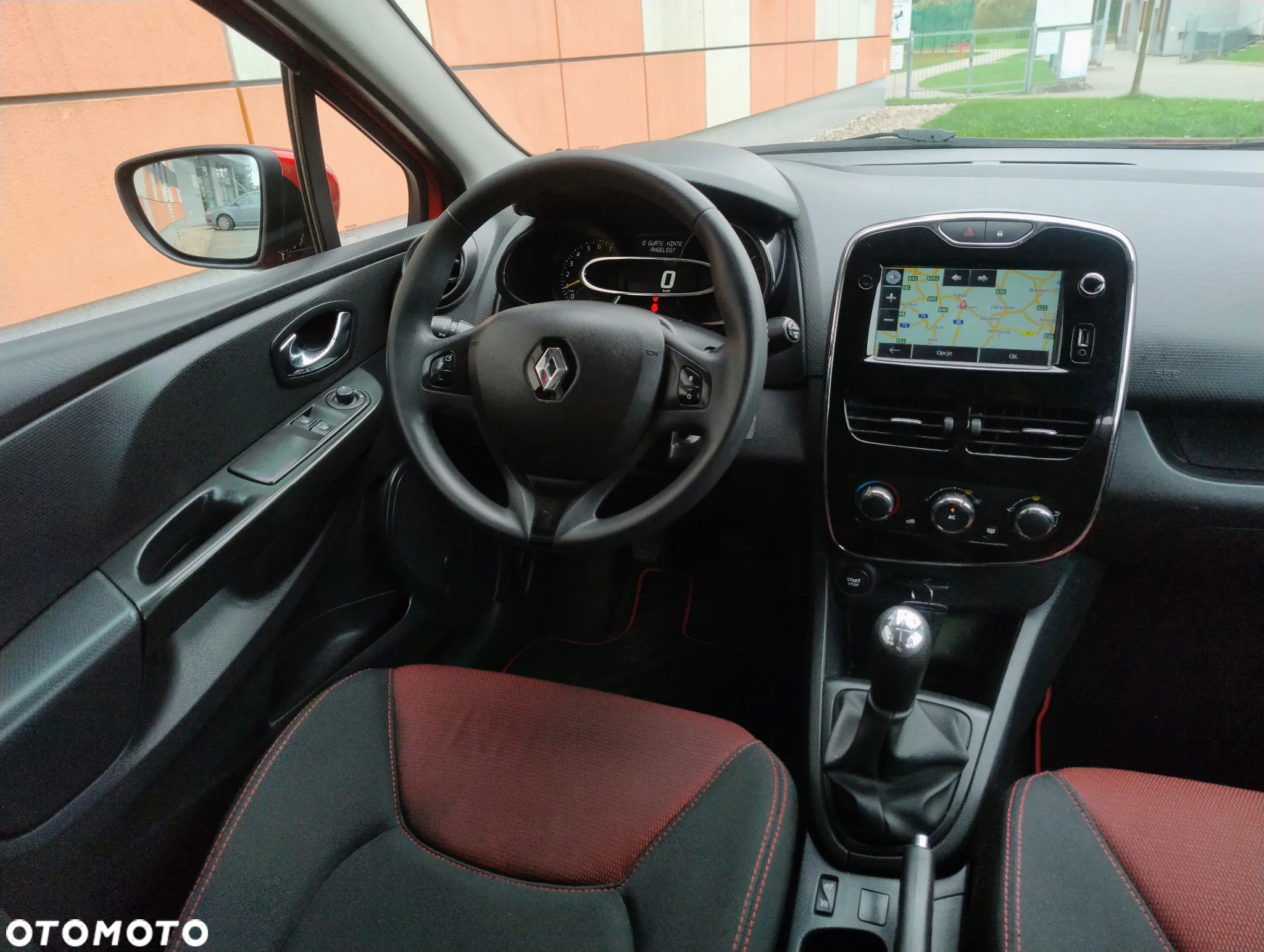 Renault Clio 1.2 16V 75 Experience - 11