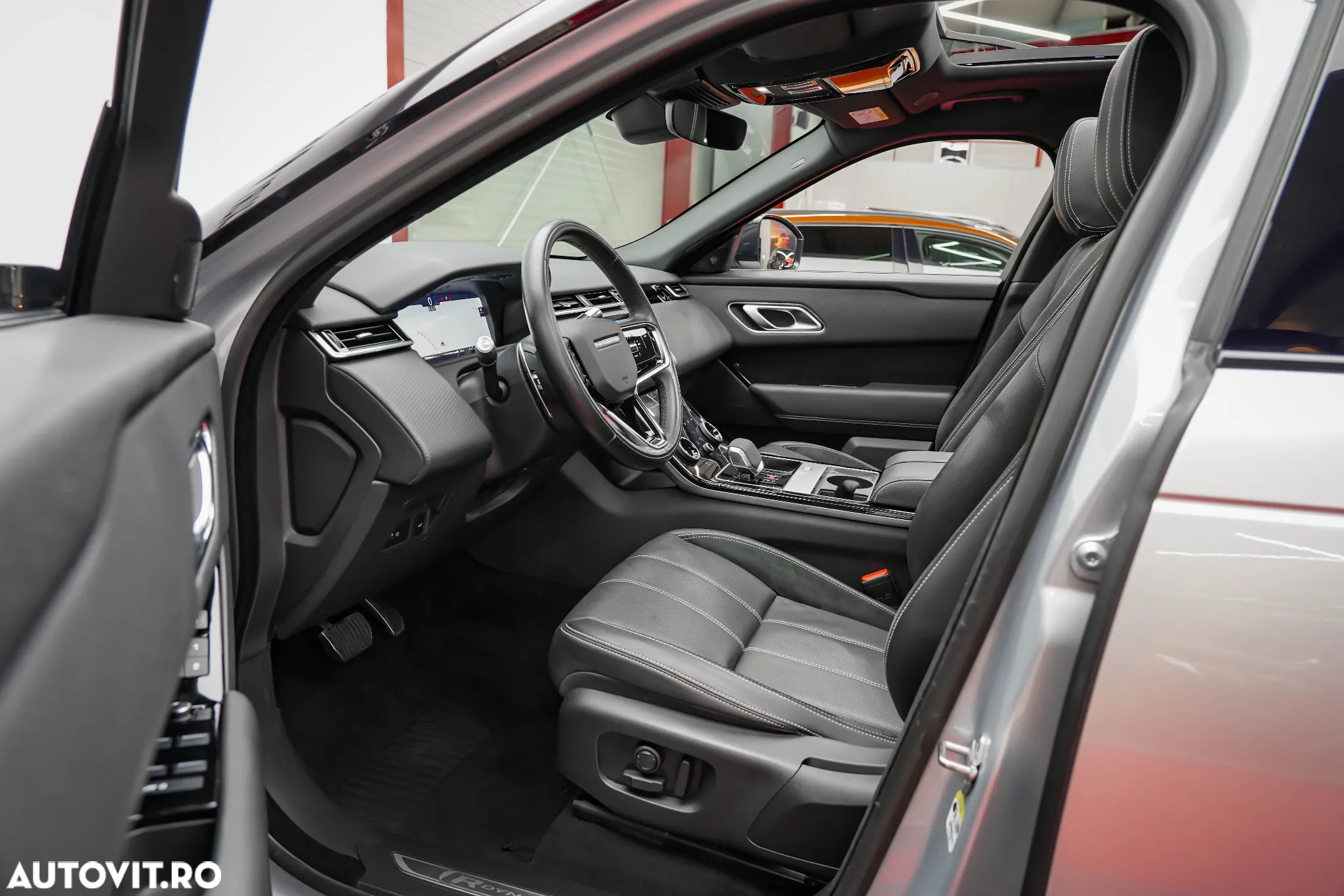 Land Rover Range Rover Velar R-Dynamic 2.0 D200 MHEV HSE - 4