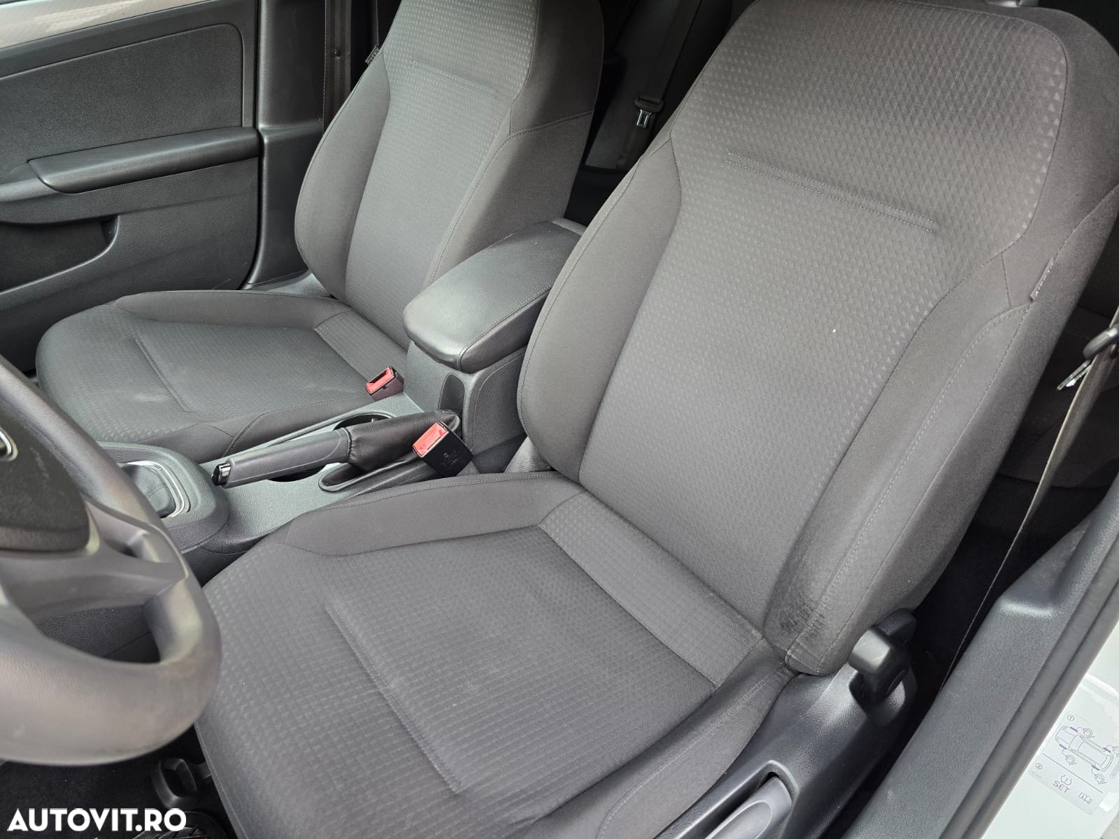 Volkswagen Jetta 2.0 TDI Comfortline - 27