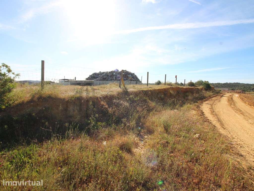 Terreno dentro da zona industrial no Algoz - Grande imagem: 5/20