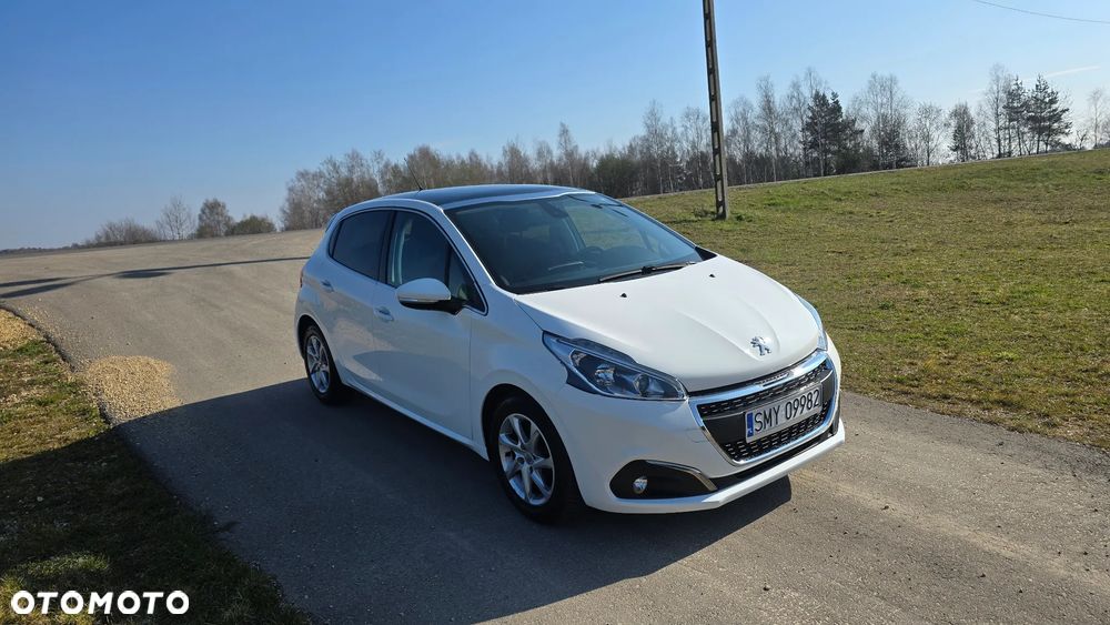 Peugeot 208 1.2 PureTech Allure - 19