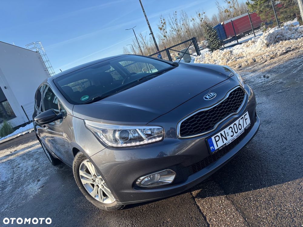 Kia Ceed 1.6 CRDi 128 Dream Team Edition - 3