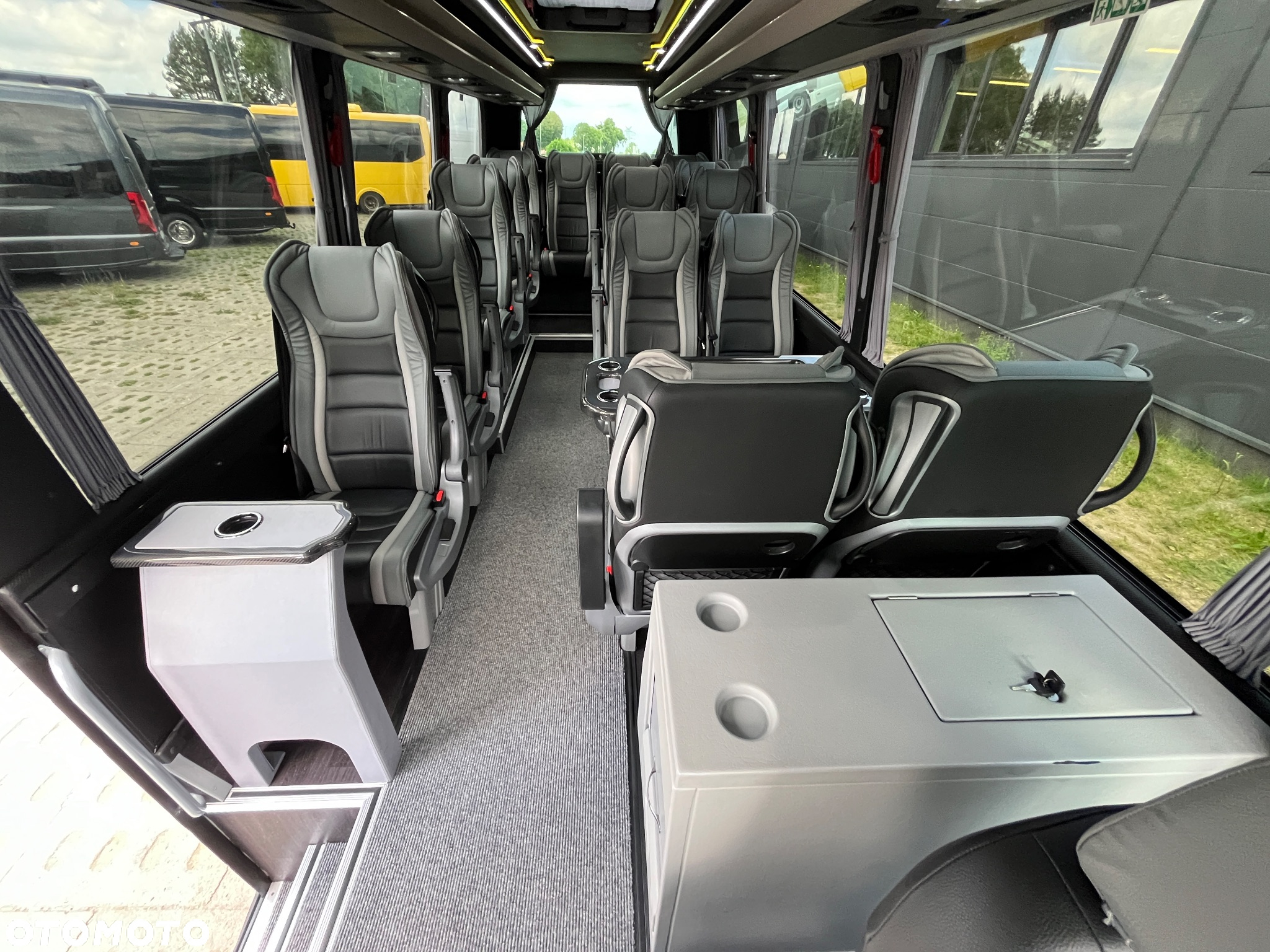 Mercedes-Benz Sprinter 519 - 19