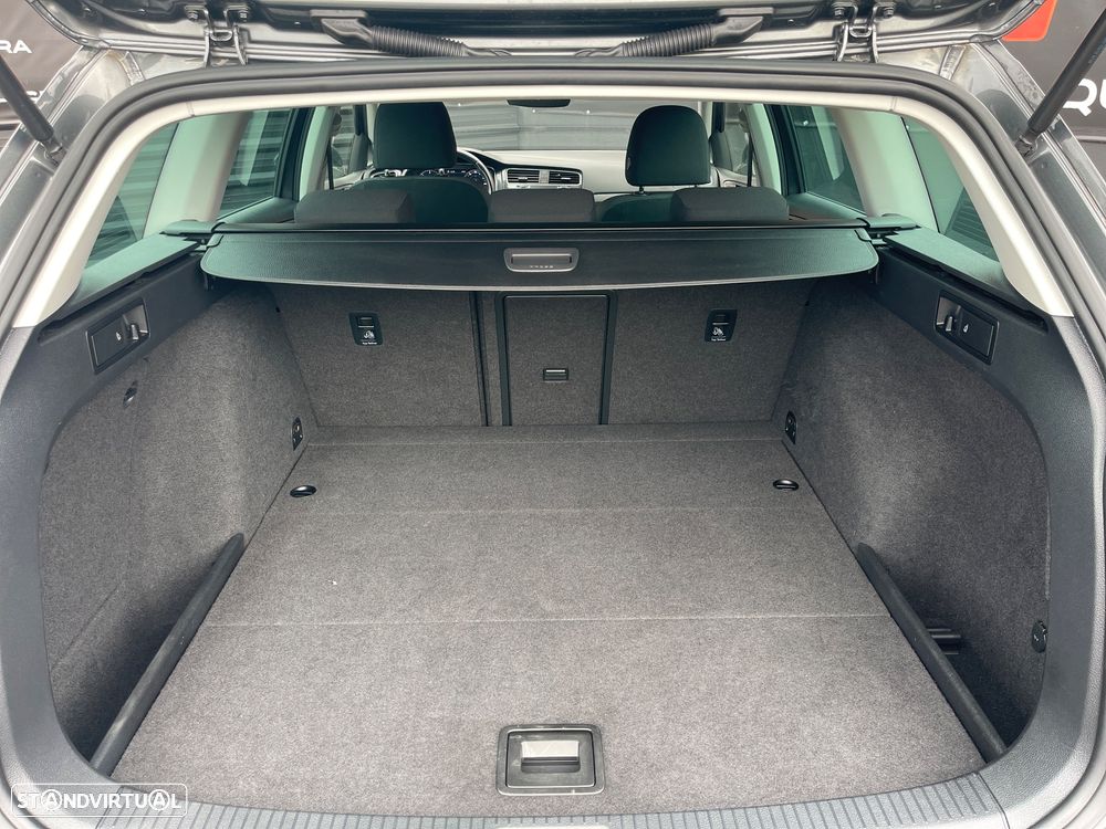 VW Golf Variant 2.0 TDi R-Line DSG - 29
