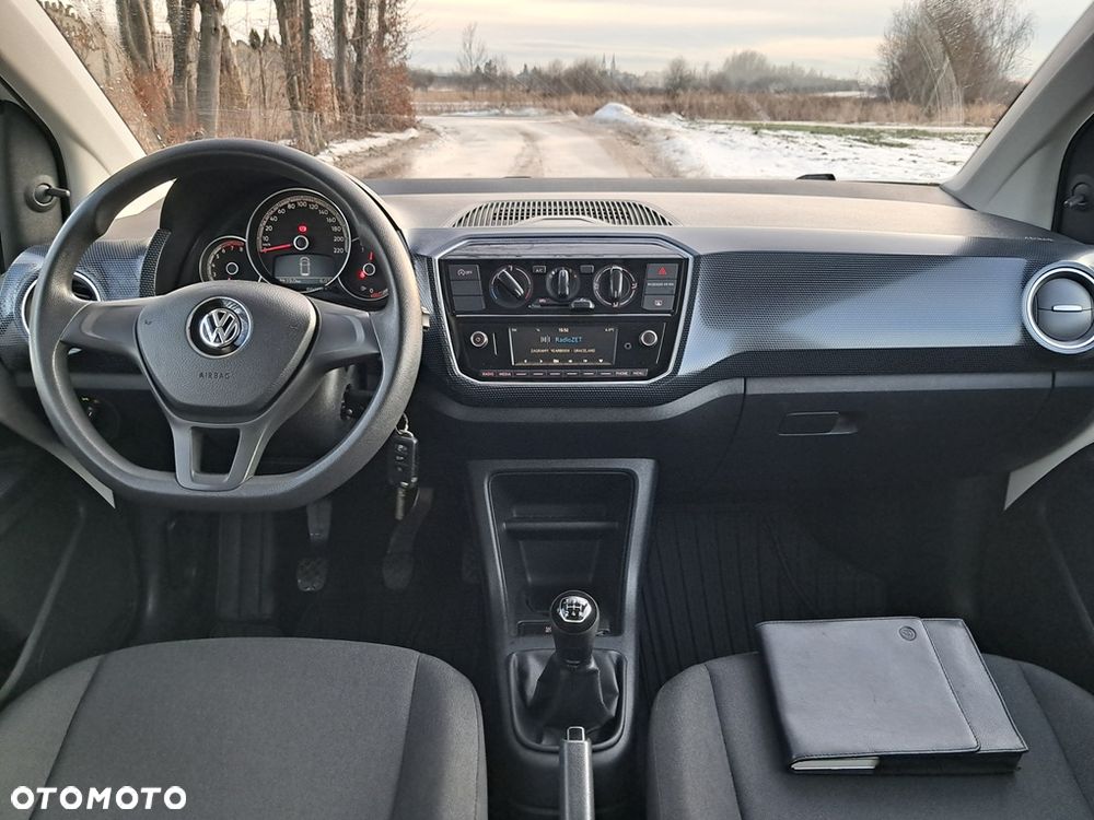 Volkswagen up! Active - 17