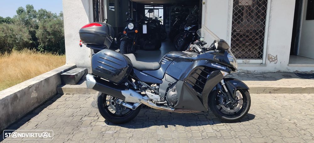 Kawasaki GTR 1400 - 3