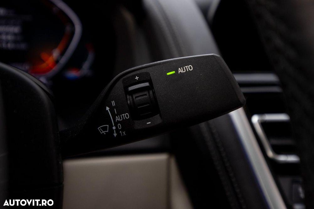 BMW Seria 8 - 21