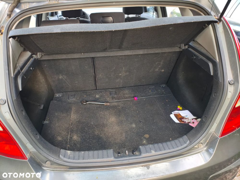 Hyundai i30 1.6 Comfort - 12