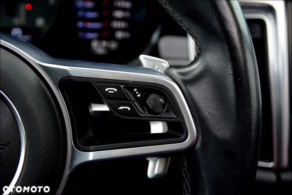 Porsche Macan Standard - 30