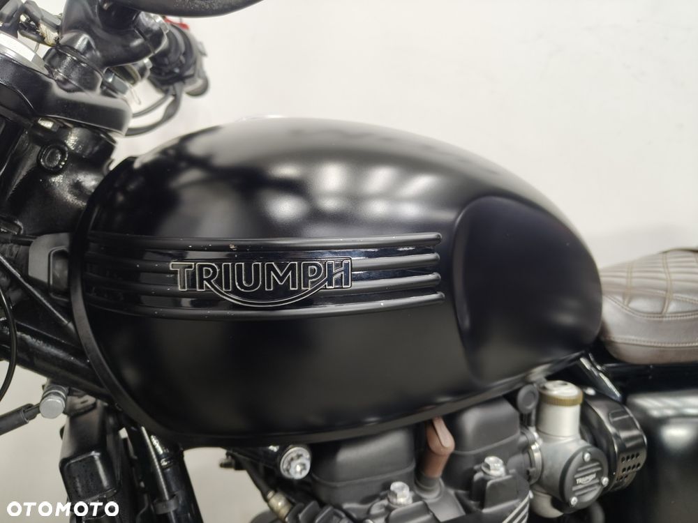 Triumph Bonneville - 20