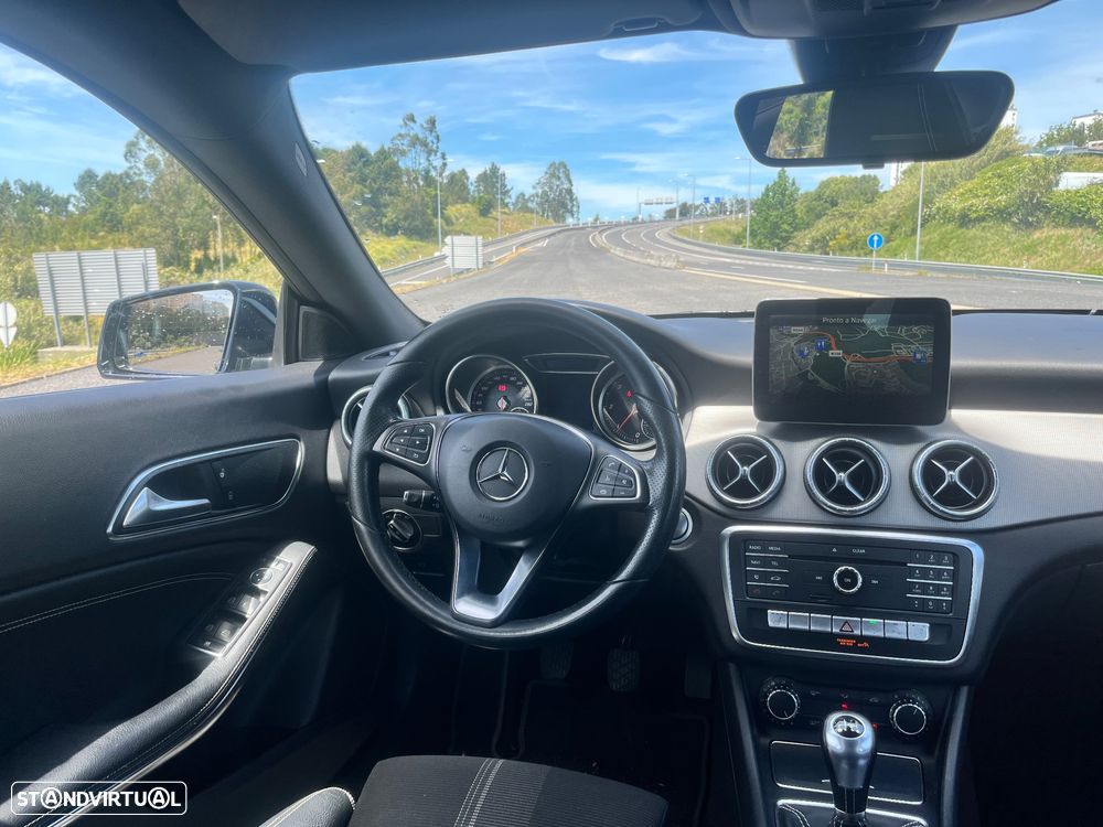 Mercedes-Benz CLA 180 d Shooting Brake AMG Line - 9
