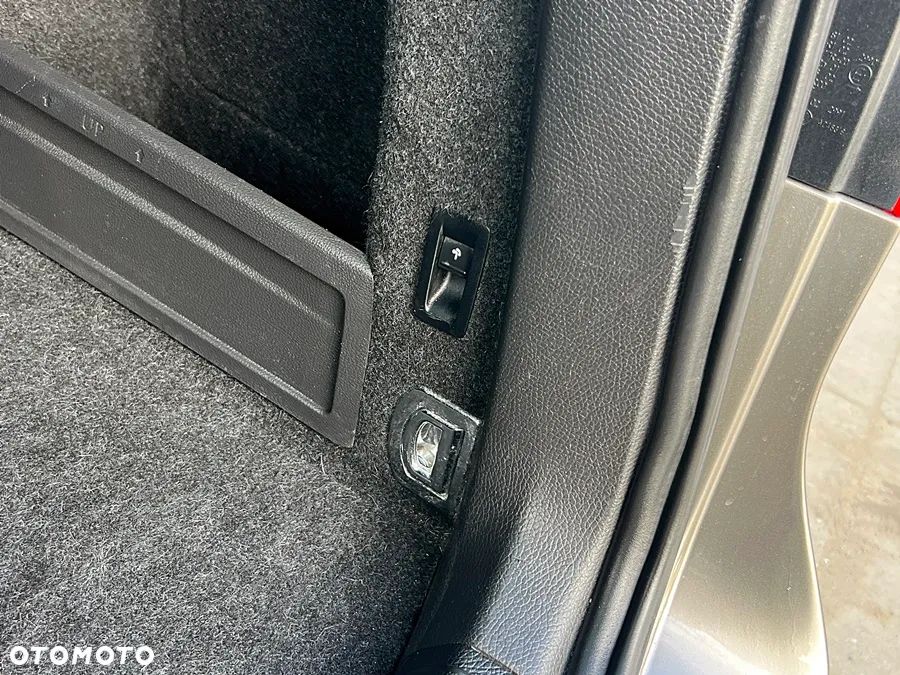 Volkswagen Passat 2.0 TDI Highline - 9