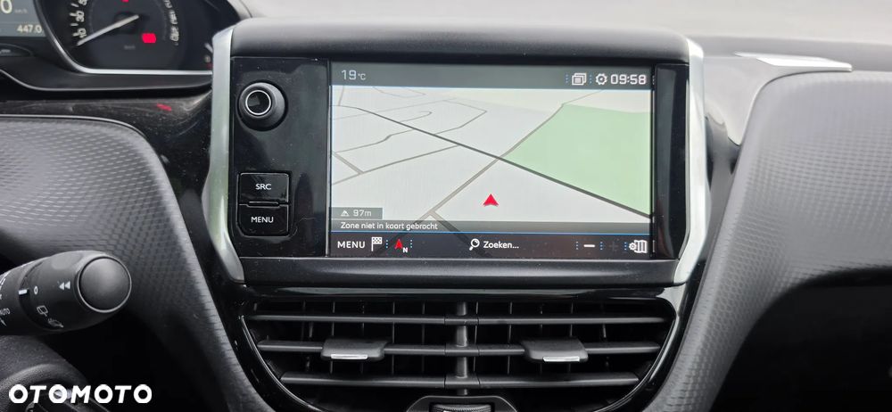 Peugeot 2008 1.2 Pure Tech Allure S&S EAT6 - 22