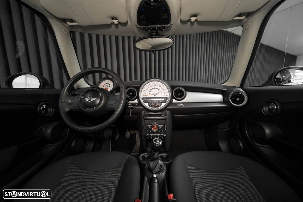 MINI 3 Portas One D - 13