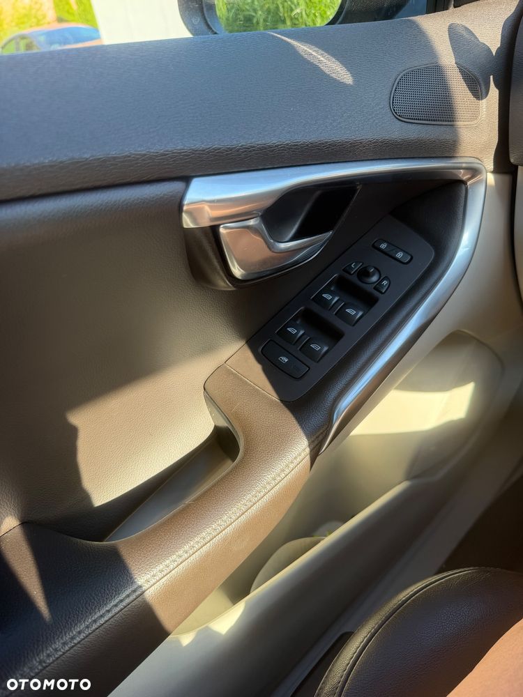 Volvo V40 T3 Drive-E Dynamic Edition - 11