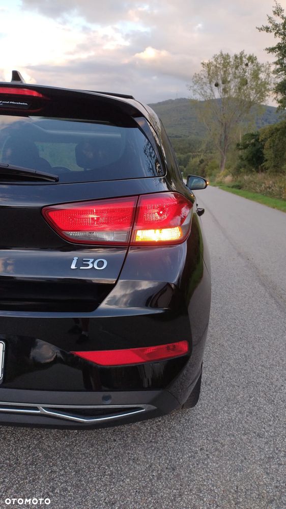 Hyundai i30 1.0 T-GDI 48V-Hybrid DCT Connect & Go - 23
