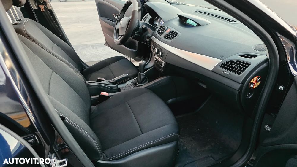 Renault Megane 1.6 16V Expression - 11