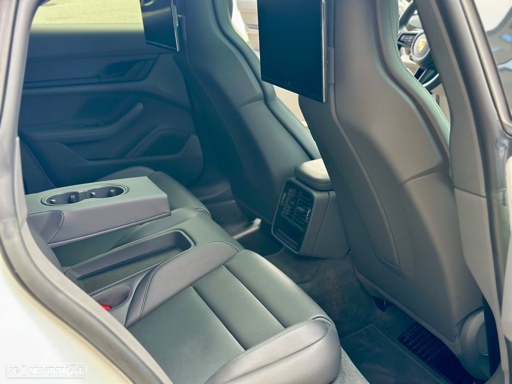 Porsche Taycan 4S Bateria Performance Plus - 29