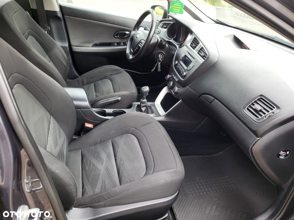 Kia Ceed - 8