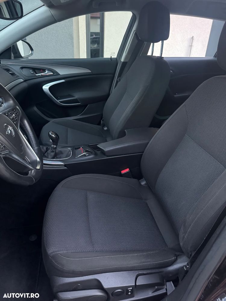 Opel Insignia - 12