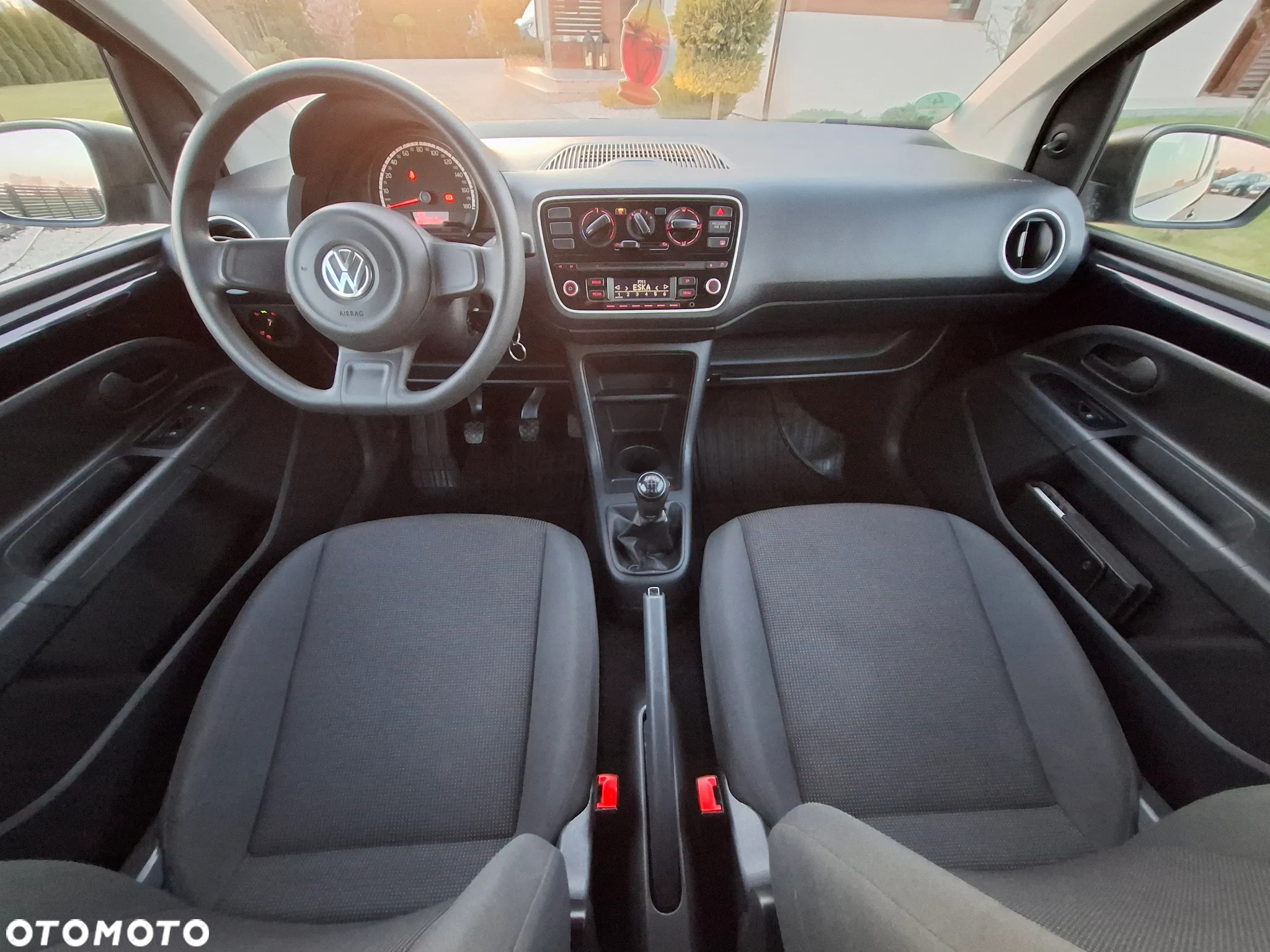 Volkswagen up! 1.0 street - 32