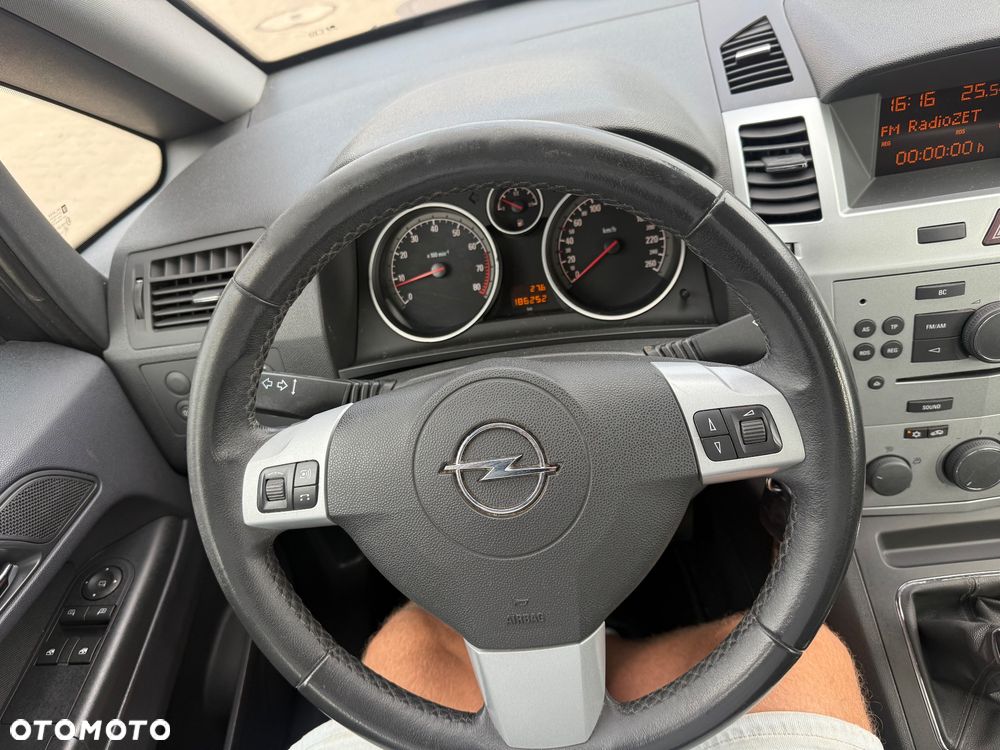 Opel Zafira 1.6 Active - 19