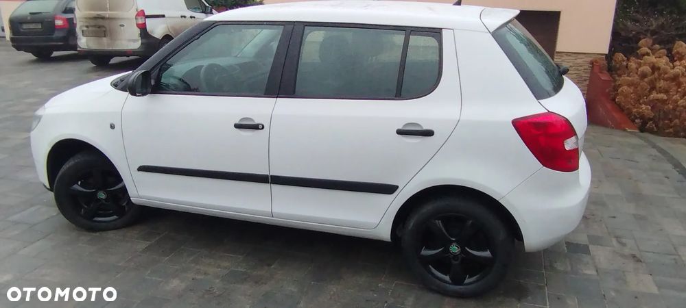 Skoda Fabia 1.2 HTP FAMILY - 16