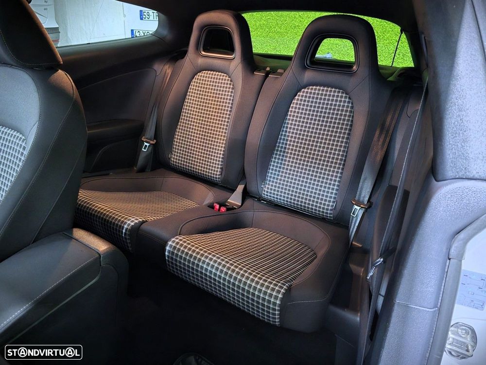 VW Scirocco 2.0 TSI BlueMotion DSG - 12