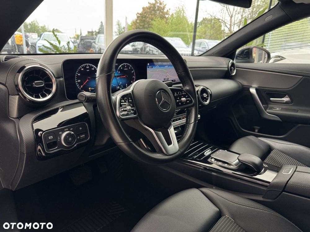 Mercedes-Benz CLA 200 Progressive 7G-DCT - 8