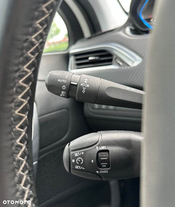 Peugeot 2008 1.2 Pure Tech GPF Active S&S - 26
