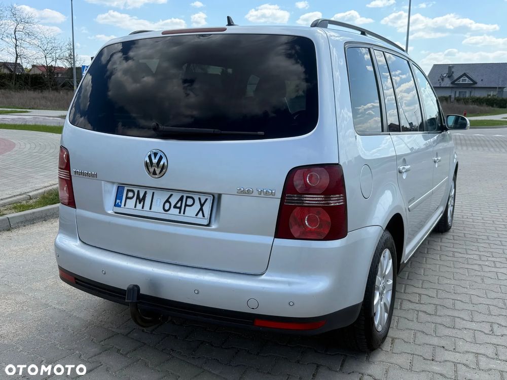 Volkswagen Touran 2.0 TDI DSG United - 5
