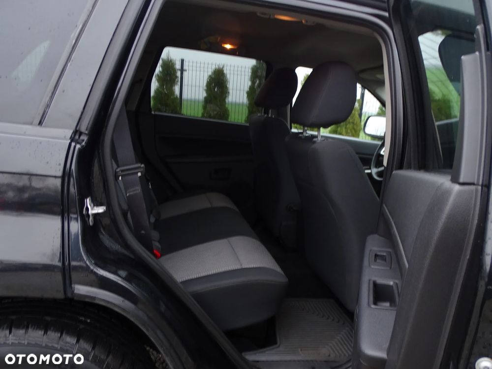 Jeep Grand Cherokee - 12