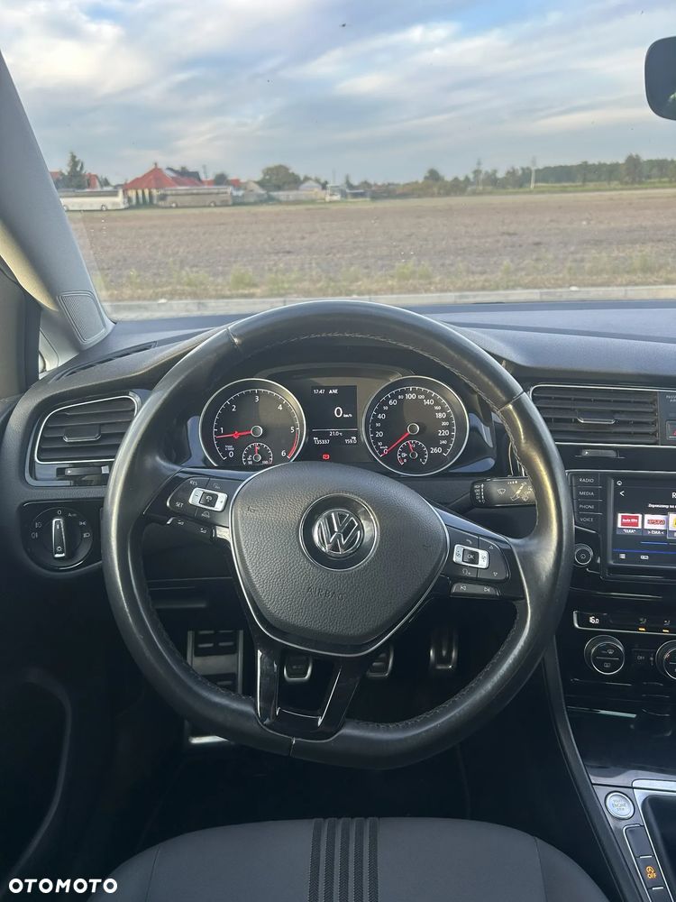 Volkswagen Golf - 8