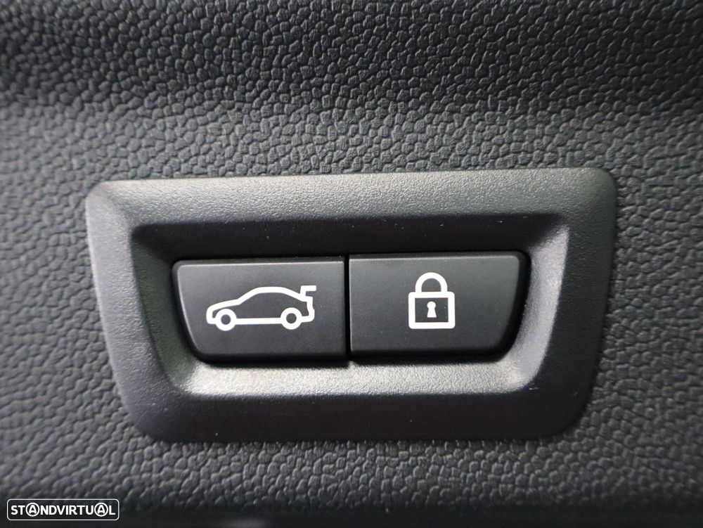 MINI Countryman Cooper SE ALL4 Auto - 24