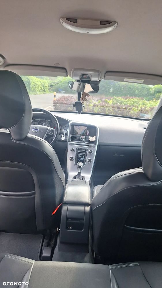 Volvo XC 60 D4 Momentum - 11