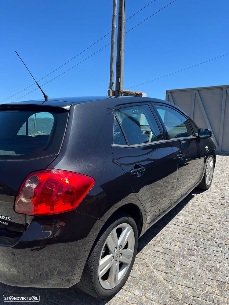 Toyota Auris 2.2 D-CAT Sol+HP - 4