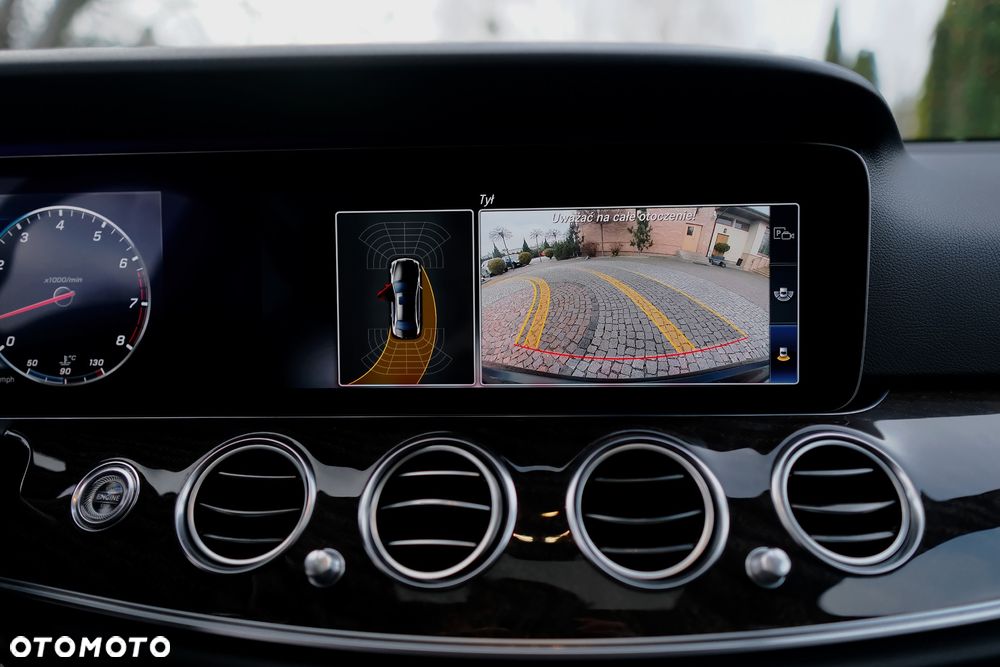 Mercedes-Benz Klasa E 300 9G-TRONIC - 31