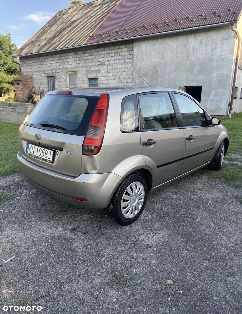 Ford Fiesta 1.6 Trend - 4