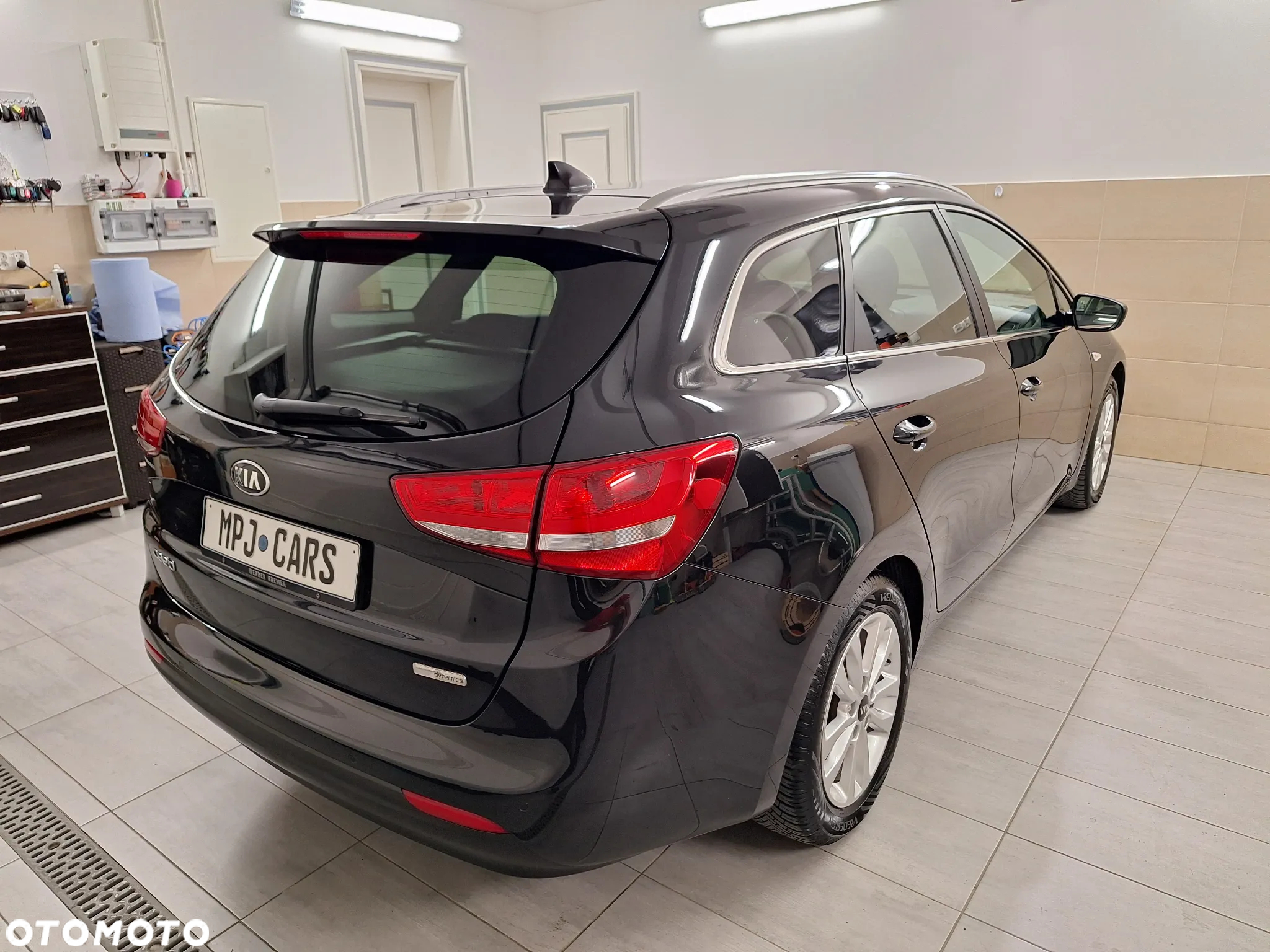 Kia Ceed 1.4 CVVT SW Dream Team Edition - 11