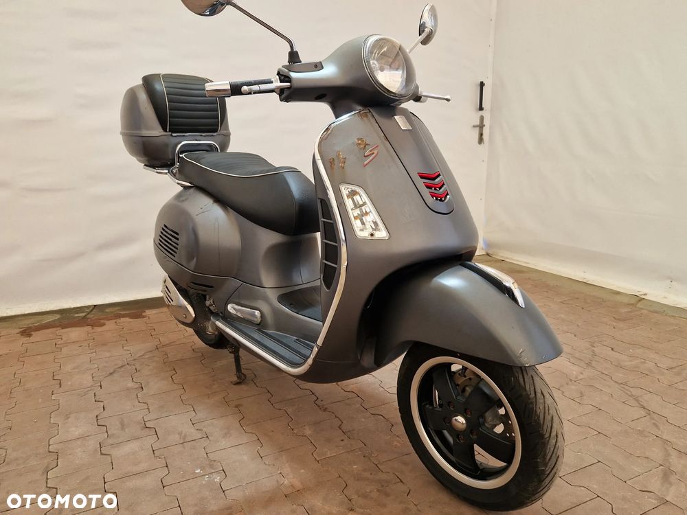 Piaggio Vespa - 1